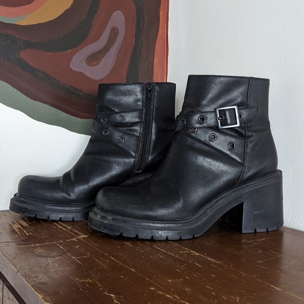 Chunky 90s Boots